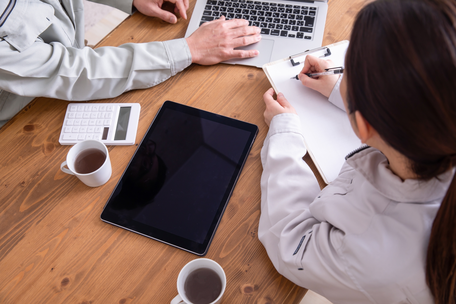 三島市の電子機器製造業様より電車広告デザインのご依頼いただきました。